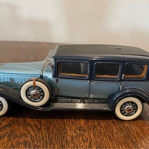 1930 Cadillac imperial sedan Limited edition Franklin mint